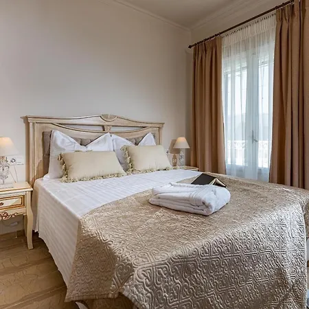 Aigli Айос-Кирикос