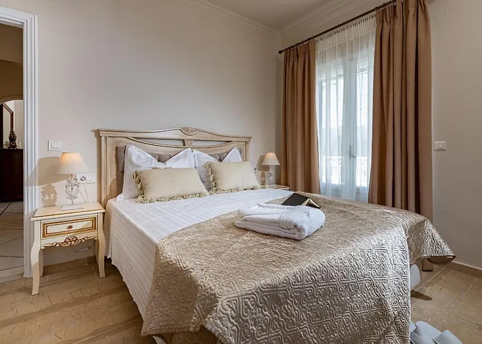 Aigli Áyios Kírikos