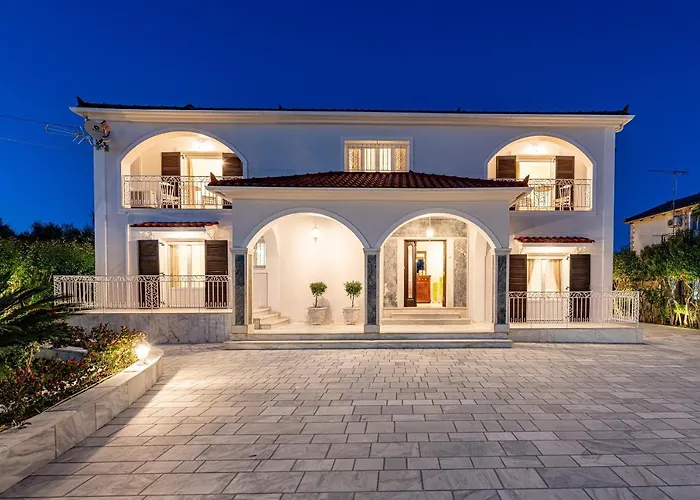 Aigli Áyios Kírikos